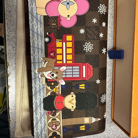 Tracking number - Picture 2 of 16